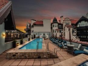 Platinum 4 Bedroom Vacation Rental In The Heart Of Vail That Includes Ski Valet, Ski Deck, Rooftop Pool, Panoramic Views